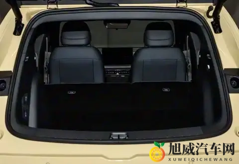 年轻人的纯电新宠！零跑Lafa5预售1058万起，唤醒驾驶激情-3