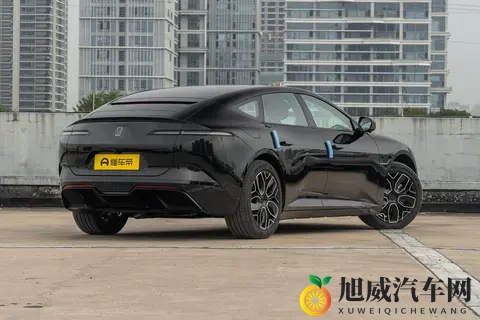 25万级起售，无短板的中大型豪华轿车？阿维塔12四激光版-2