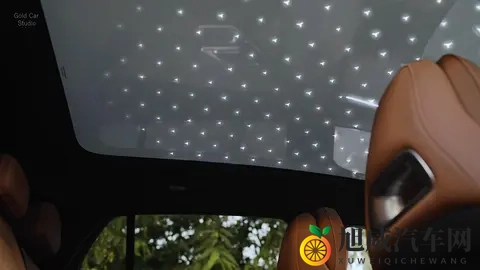 全新2026款奔驰GLC 400豪华EQ SUV揭秘：创新技术与高性价比-3