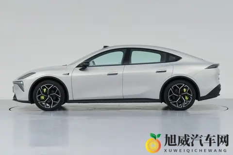 预售价1399万起，磁流变悬架+后驱底盘架构，深蓝L06产品力如何-3