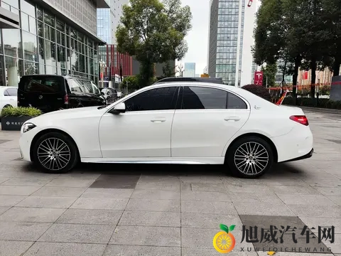 22年奔驰C级，5万公里，优雅之选，20万出头体验豪华！-1