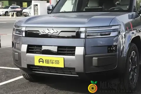 方程豹钛7实车体验：大五座布局，空间宽敞舒适，适合家用-3