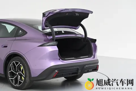 深蓝L06实车体验：续航长，配置高，适合家用和年轻人-3