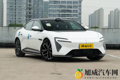 25万预算，年轻人的豪华汽车到底该怎么选？看完这篇你就明白了-3