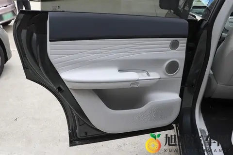 2025款星纪元ET增程+纯电  猎鹰辅助驾驶+飞鱼底盘  11月又有专属权益-2