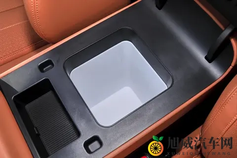 家有萌娃+长途刚需？方程豹钛7用1000L空间+1300km续航给出答案-2