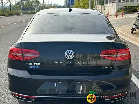 10万多拿下大众迈腾，28万公里一手车况值不值？-2