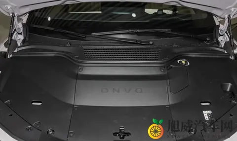 乐道L60 2025款740km长续航版，外观大气，内饰豪华-2