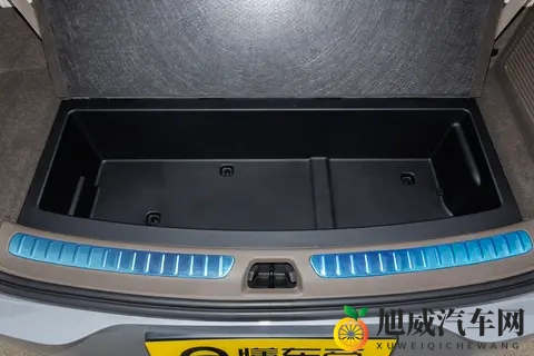 试驾 腾势N8L DM大六座SUV-1