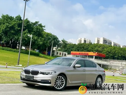 他掀开裙子舌头伸进去添：男子掀起裙摆，舌尖轻触裙底隐私处-2