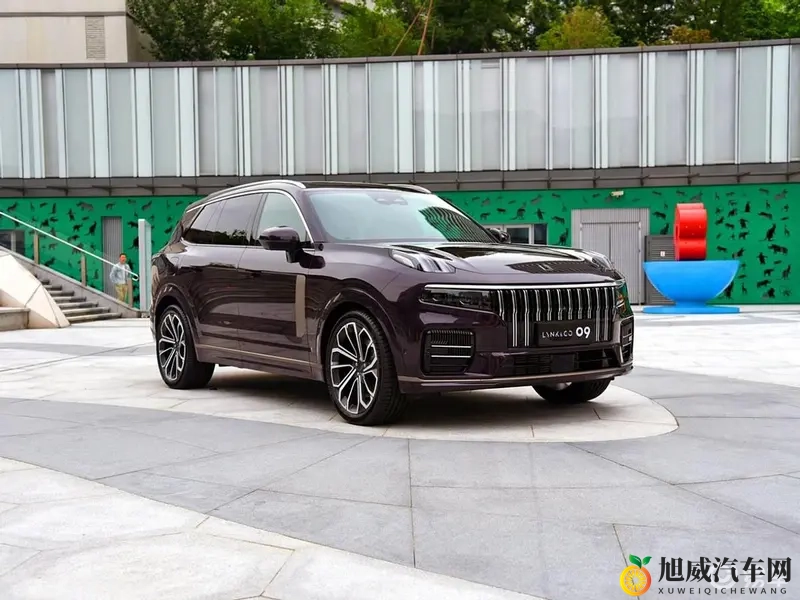 美女露胸软件：性感女神私密分享应用-1