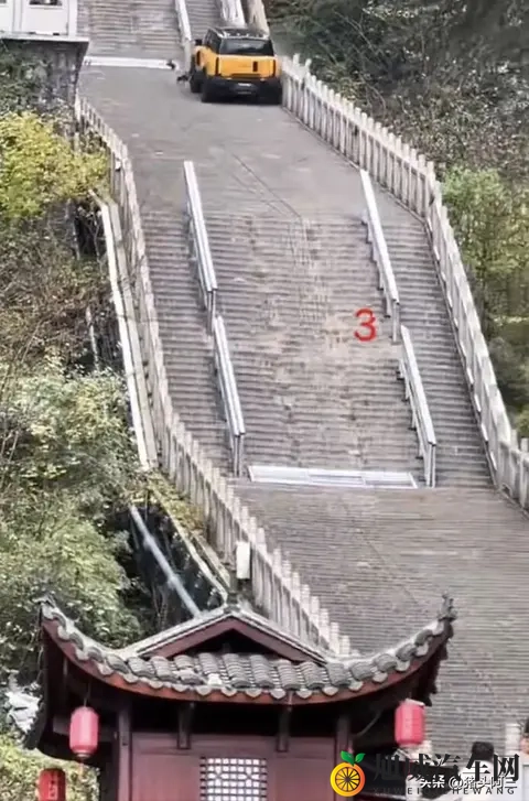 奇瑞风云X3L，挑战天门山失败，我们还是要鼓励一下-3