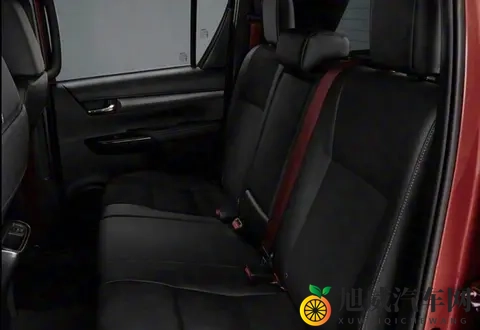 皮卡潮起时：丰田那台柴油家伙能翻几座山？-1