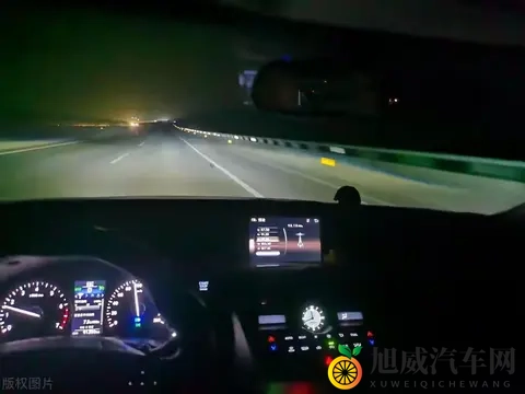 一个新手自述：开车1年半后，才知道晚上跑高速才是最安全的！-2
