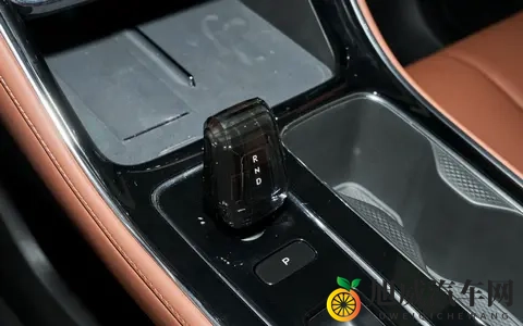 全新一代吉利帝豪预售，689万起，比原来更智能化了-2