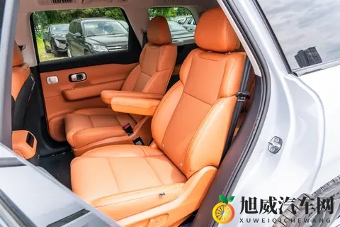 激光雷达 + 8295 芯片，零跑 C16 20 万内配置卷吗？-3