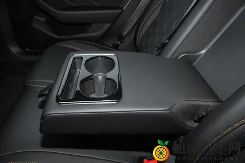 男生肌肌对女生肌肌：肌肉车文化兴起：力量美学新潮流-2