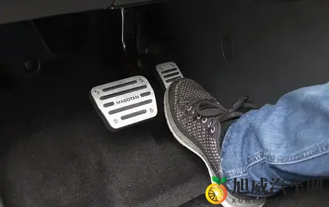 开了3年车，才知道轻踩油门比大脚油门更伤车，都是真心话！-3