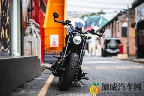 天天伸进女同桌乳沟里摸爽：频繁触碰女同桌胸部，行为令人不齿-3