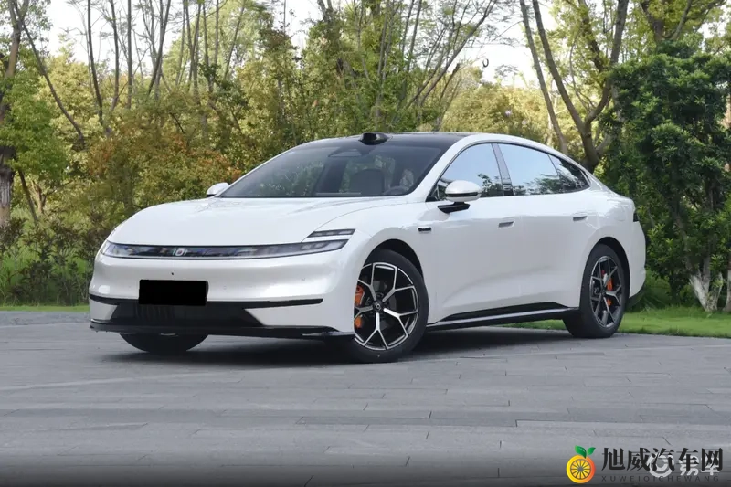 建议看小鹏MONA M03的朋友，先看看长安启源A06-1