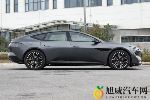 阿维塔12：多方面实力均衡，实用又全面，各方面都挑不出毛病-1