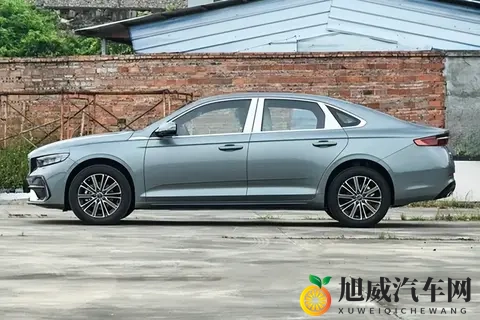 配置对标20万级？10万级燃油家轿给出了答案-2