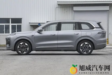 帮朋友选车,我和他试驾了深蓝S09和领克900,到底谁更适合家用?-2