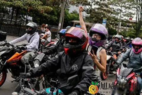 限摩令惹众怒！摩托手封路抗限令，12万人生计不能停？-2