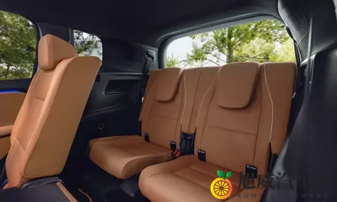 全新一代奔驰GLB下月首发，全新内饰也很有看点-3