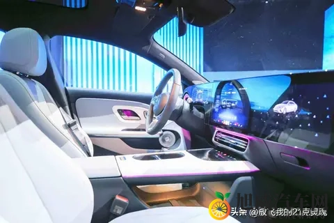 奔驰全新纯电来袭，259万起，豪华舒适很香-2