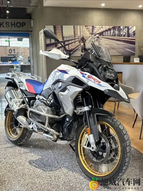 十大长途旅行摩托！好骑到让你忘了停车，这5款每台都是狠角色-3