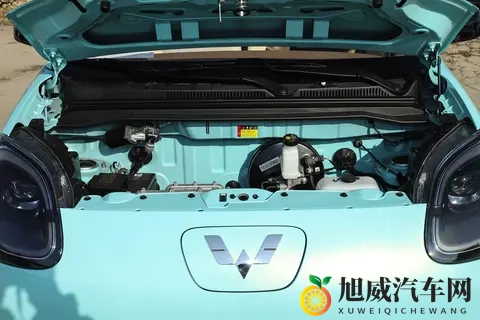 五菱宏光 MINIEV 2025 四门版实测：配置特点与适用人群分析-2