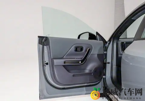 1058万元起，全新零跑lafa5开启预售，配激光雷达 续航最高605km-1