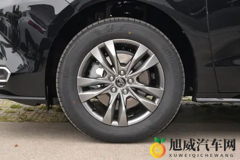 丰田赛那：三款四驱车型，豪华版、尊贵版、臻享版哪款最值得选？-1