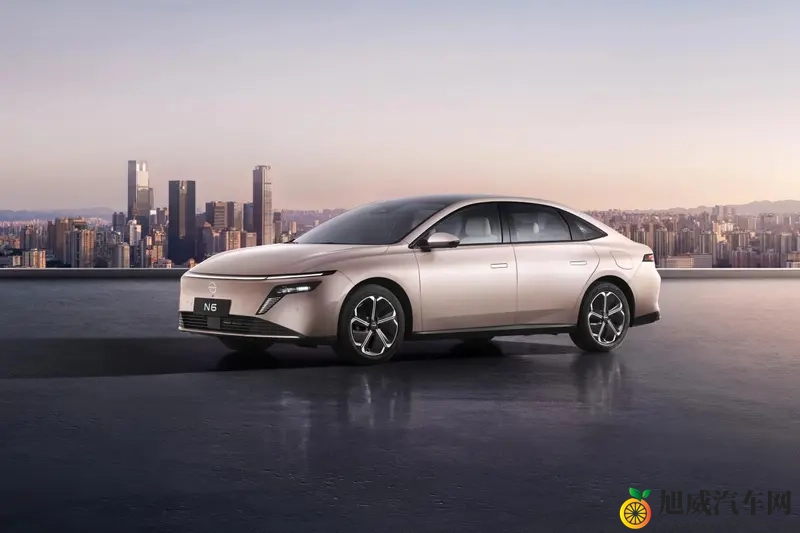日产N6携180km纯电续航+质保，硬刚秦L_银河A7-1