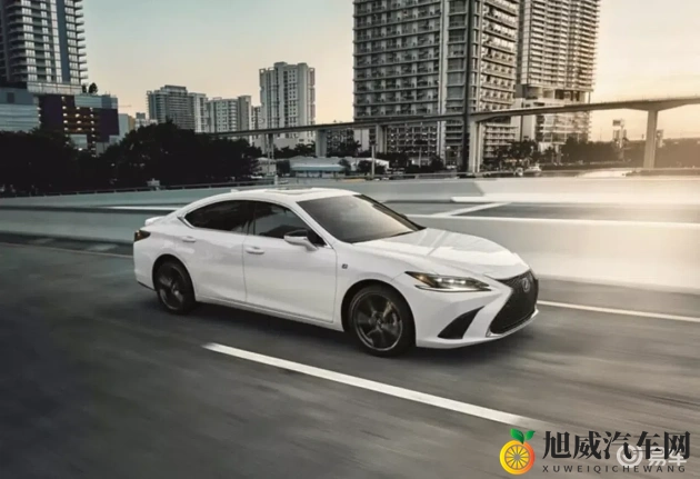 4月电子厂全景沟厕：4月探访电子厂，揭秘全景厕所设施-1