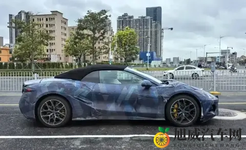 腾势Z敞篷版谍照曝光！网友：工薪族能不能开上？-1