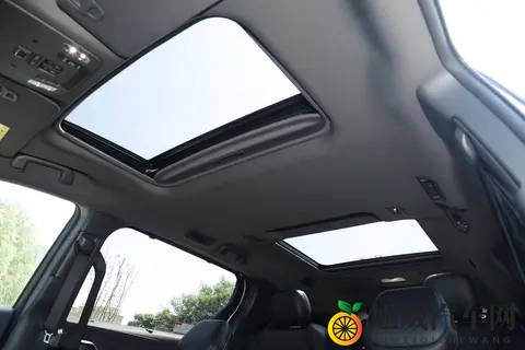 男生和女生差差的软件：智能驾驶新体验：性别差异定制化辅助-3