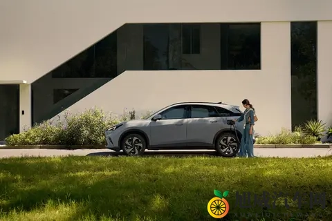 首搭增程动力，价格够给力，极狐全新阿尔法T5限时售1098万元起-1