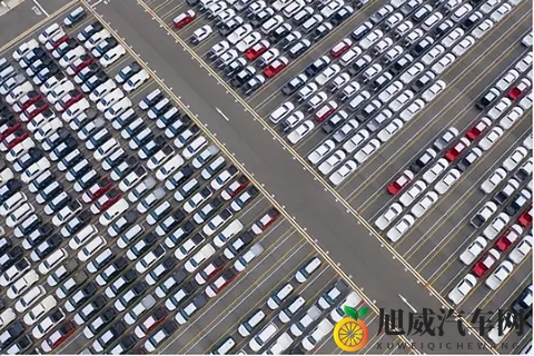 车企倒了，车却火了！年轻人抢 “烂尾车” 背后-1