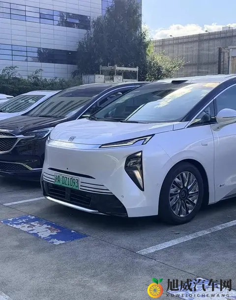 尺寸超腾势D9，插混纯电任选，别克至境世家实车现身街头-1