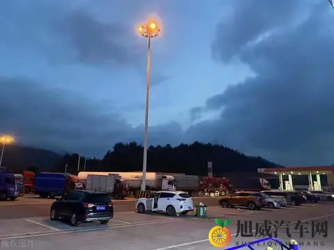 一个新手自述：开车1年半后，才知道晚上跑高速才是最安全的！-3