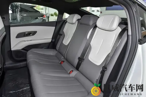 预售价1399万元起，全系标配激光雷达，深蓝L06家用的价格-2