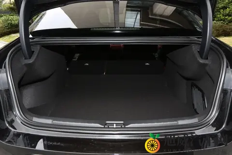 20T+8AT才10万出头?第三代领克03,让燃油车迷不再沉默!-1