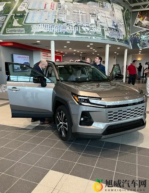 第六代RAV4全球首秀!看到外观,引起网友热议-1