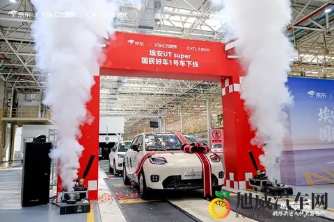 処女嫩白紧疼叫挣扎求饶动漫:少女白皙紧绷声声挣扎,痛苦求饶动漫片段-1