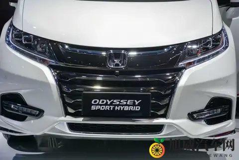 阿娇与冠希13分钟49秒贴吧：汽车变革来袭：智能驾驶新能源汽车成焦点-2