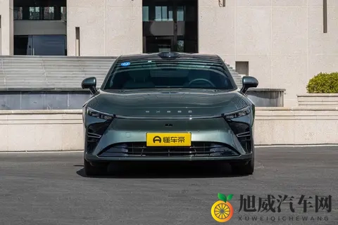 11 月购车别错过！星纪元 ES 优惠升级双在线，新能源轿车优选了解下-3