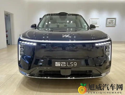 “外滩凯雷德”?智己LS9到店,长近5米3,标配空气悬架+激光雷达-1