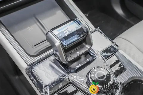 试驾捷途山海T1：全能家用SUV，买菜接娃、露营越野都能搞定-3